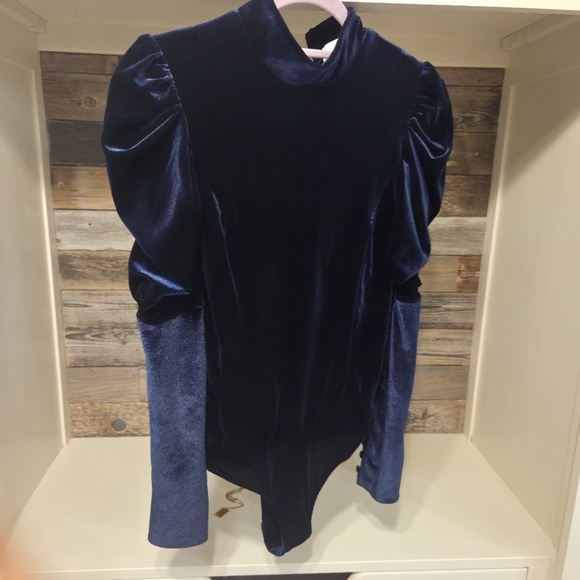 Misa Los Angeles Elegant Blue Velvet Fitted Ruched Bodysuit W/ Puffed Shoulders - Picture 8 of 11